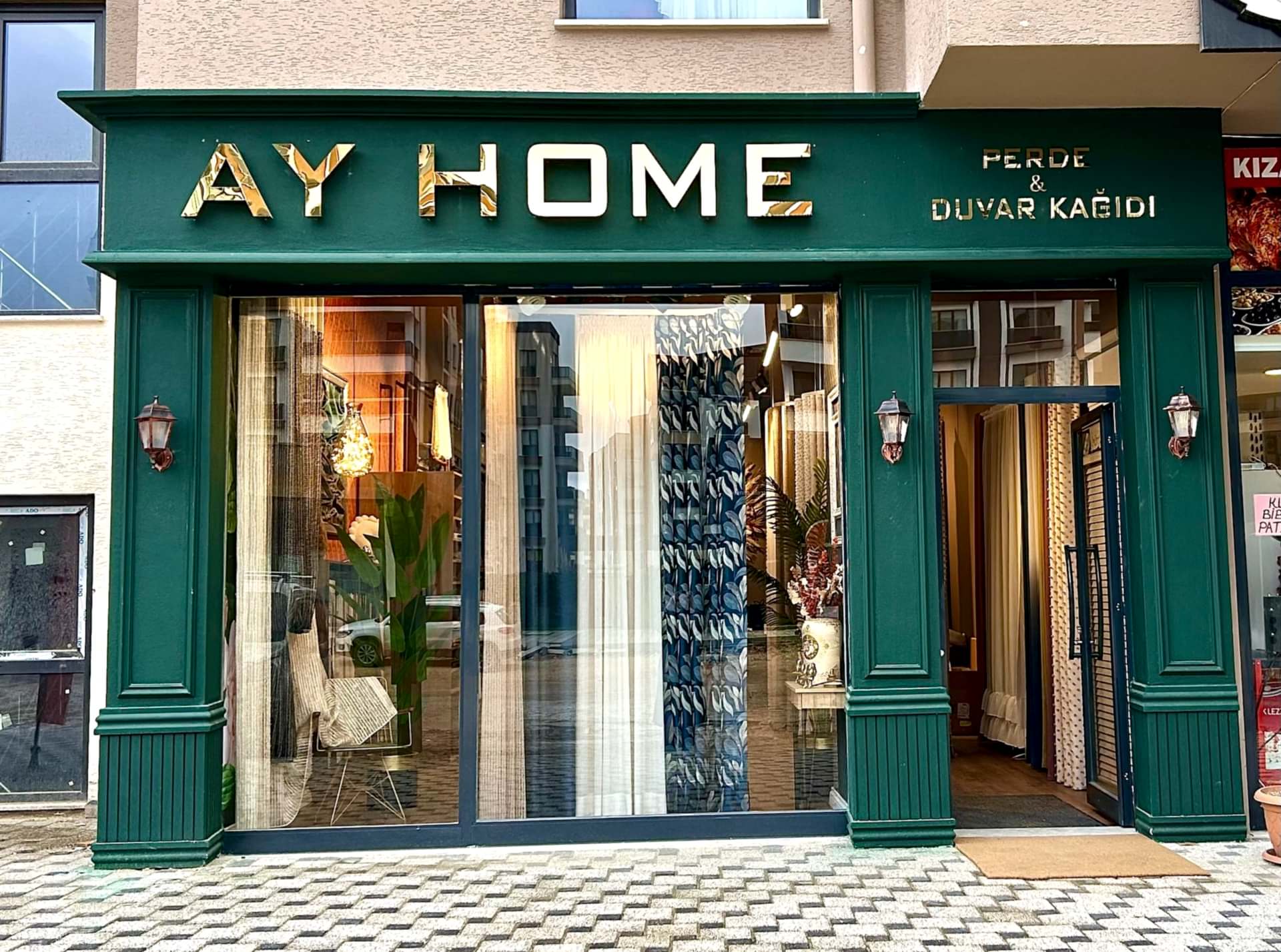 AyHome Perde Bursa Mağaza Vitrin Görünümü